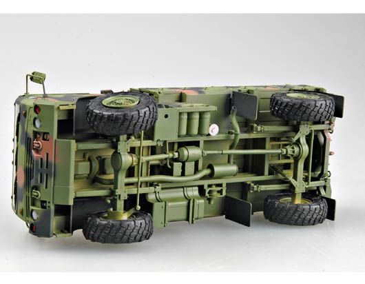 Американська вантажівка 1/35 M1078 Light Medium Tactical Vehicle (LMTV) Trumpeter 01004 , збірна модель ФМТВ TR01004 фото