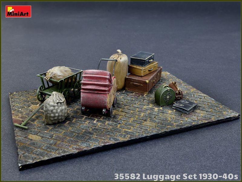 Сімейний багаж 1/35 з валізами і коляскою 1930-40х (Luggage Set) MiniArt 35582 , збірна модель багажу Мініарт MA35582 фото
