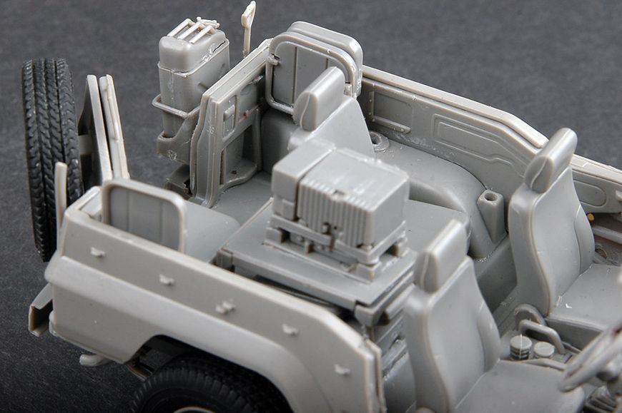 Японський армійський позашляховик 1/35 Mitsubishi Type 73 Trumpeter 05520 , збірна модель джип Мітсу Трумпетер TR05520 фото
