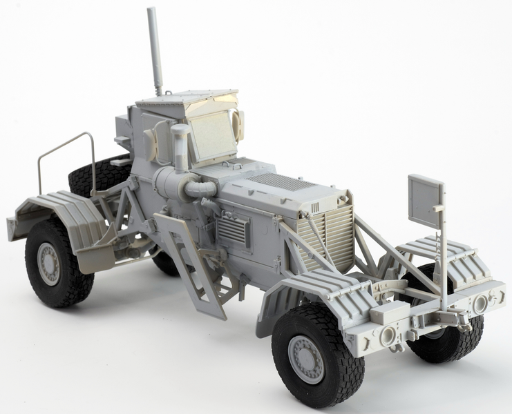 Южно-Африканский противоминный бронеавтомобиль 1/35 Husky VMMD Mk.III Panda Hobby PH35014 , сборная модель PH35014 фото