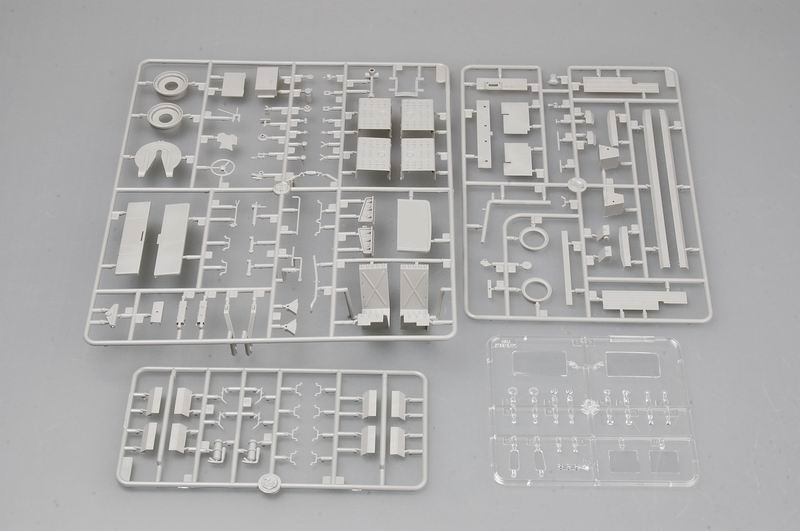 Радянський тягач з причепом 1/35 МАЗ-537Г & ЧМЗАП-5247Г Trumpeter 00211 , збірна модель тягач Трумпетер TR00211 фото
