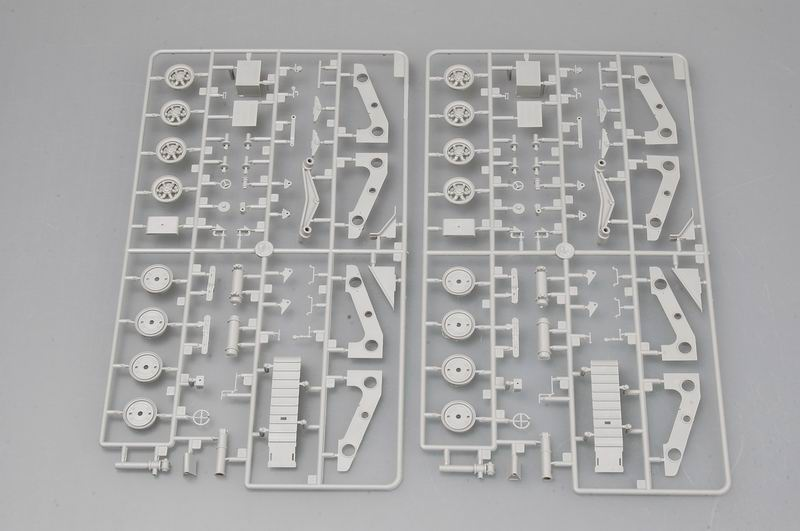 Радянський тягач з причепом 1/35 МАЗ-537Г & ЧМЗАП-5247Г Trumpeter 00211 , збірна модель тягач Трумпетер TR00211 фото
