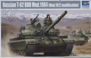 Радянський основний бойовий танк 1/35 Т-62 мод. 1984 (мод. 1972) Trumpeter 01554 , збірна модель обт Трумпетер TR01554 фото