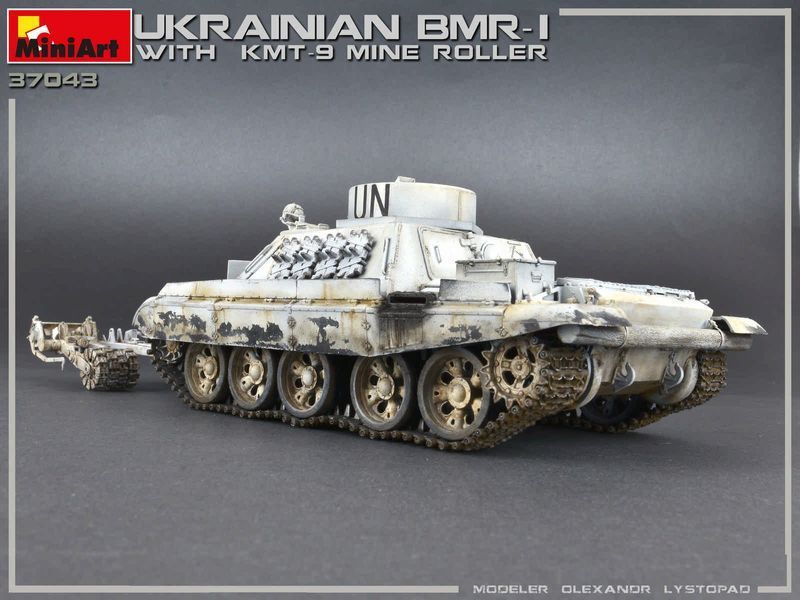 Українська протимінна бронемашина 1/35 БМР-1 з тралом КМТ-9 MiniArt 37043 , збірна модель бім Мініарт MA37043 фото