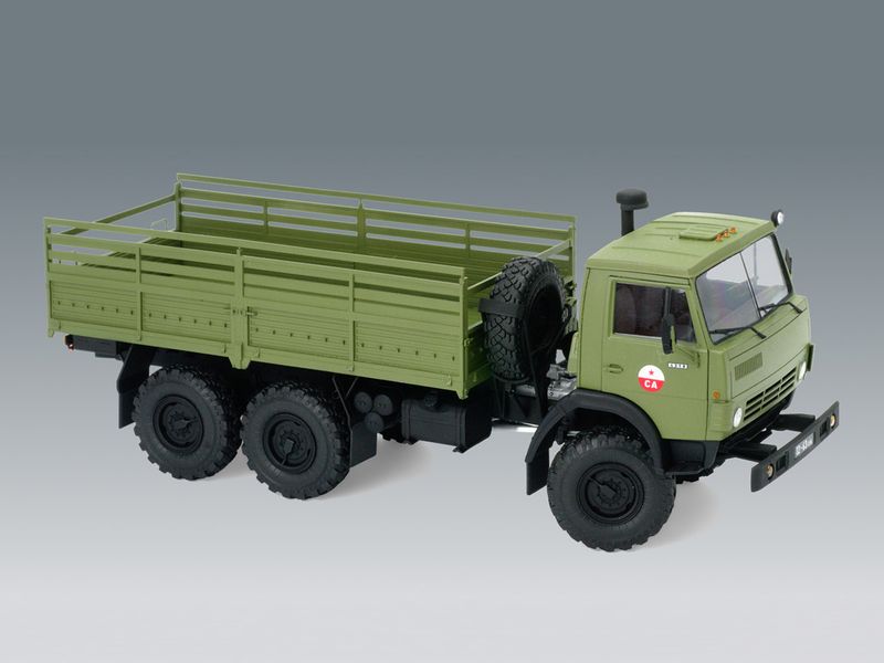 Сборная модель ICM 1/35 Советский 6-колесный военный грузовой автомобиль 35001 ICM35001 фото