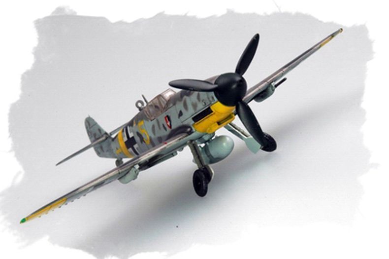 Німецький винищувач 1/72 Messerschmitt Bf 109 G-2 HobbyBoss 80223 , збірна модель Мессершмідт Хобібос HB80223 фото