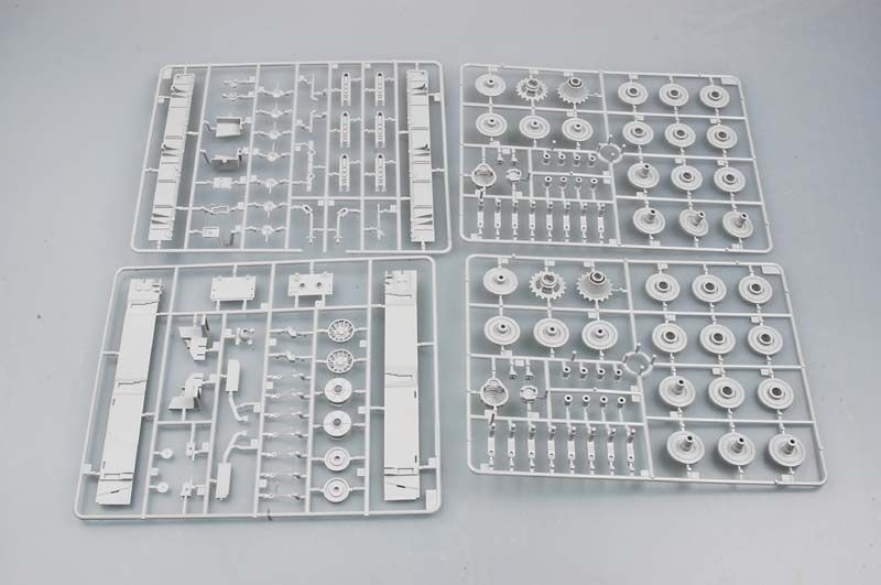Немецкая самоходная гаубица 1/35 Tiger Grille 21cm Morser 18/1 Trumpeter 01540 , сборная модель сау Трумпетер TR01540 фото