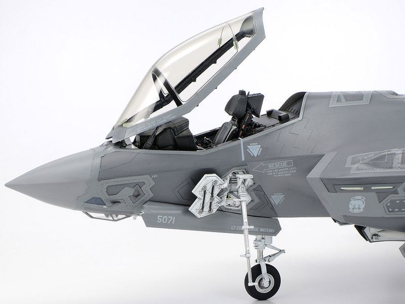 Американский истребитель 1/48 F-35A Lightning II Tamiya 61124 , сборная модель самолета Тамия TAM61124 фото