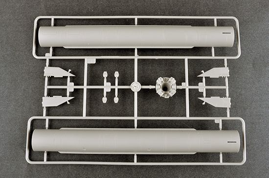 Советский тягач и буксируемая ракета 1/35 ЗиЛ-131В & 2Т3М1 (8К14 / Р-17 / SS-1c Scud B) Trumpeter 01081 TR01081 фото