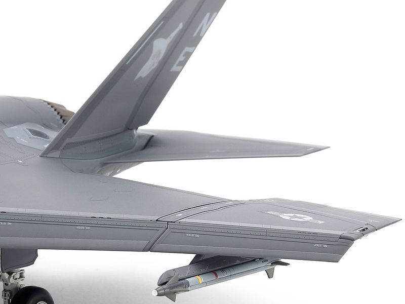 Американський винищувач 1/48 F-35C Lightning II Tamiya 61127 , збірна модель літака Тамія TAM61127 фото