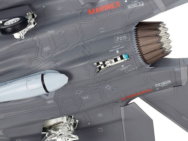 Американський винищувач 1/48 F-35C Lightning II Tamiya 61127 , збірна модель літака Тамія TAM61127 фото