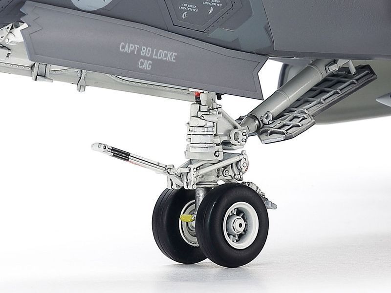 Американський винищувач 1/48 F-35C Lightning II Tamiya 61127 , збірна модель літака Тамія TAM61127 фото