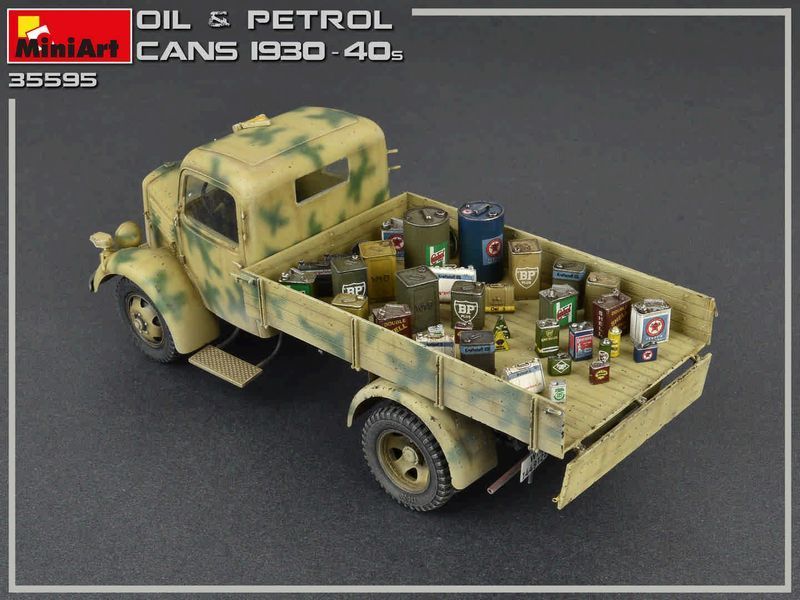 Топливные канистры 1/35 1930-40х (Oil & Petrol Cans) MiniArt 35595 , сборная модель канистры Миниарт MA35595 фото
