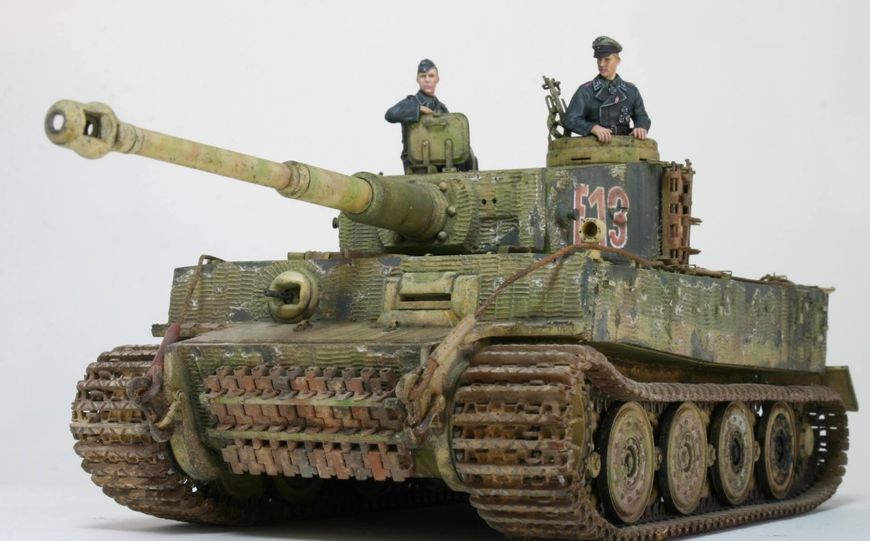 Сборная модель 1/35 немецкий танк Тигр I Pz.Kpfw.VI Ausf.E Sd.Kfz. 181 Gruppe "Fehrmann" апрель 1945 года Rye Field Model RFM 5005 RM-5005 фото