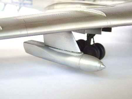 Китайский бомбардировщик 1/72 Xian JHU-6 (HY-6U) Trumpeter 01614 , сборная модель Цзянь Трумпетер TR01614 фото