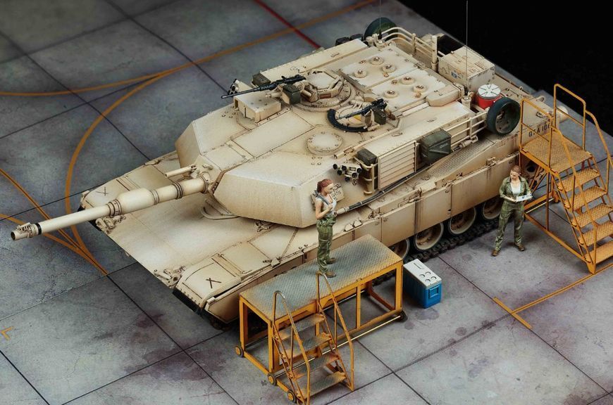 Збірна модель 1/35 американський танк M1A1/ A2 Абрамс з інтер'єром Rye Field Model RFM 5007 RM-5007 фото