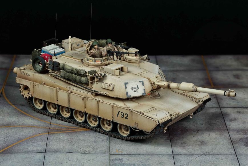 Збірна модель 1/35 американський танк M1A1/ A2 Абрамс з інтер'єром Rye Field Model RFM 5007 RM-5007 фото