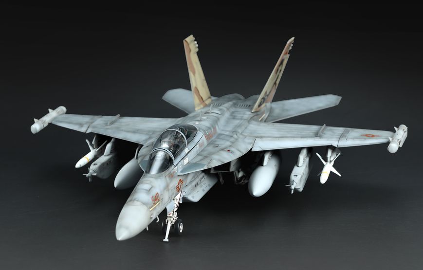 Збірна модель 1/48 Реактивний літак Boeing EA-18G Growler Meng Model LS-014 LS-014 фото