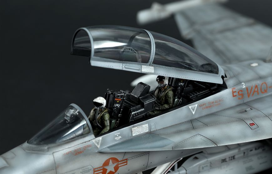 Сборная модель1/48 Реактивный самолет Boeing EA-18G Growler Менг LS-014 LS-014 фото