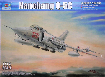 Китайский штурмовик 1/72 Nanchang Q-5II (Q-5C) Trumpeter 01685 , сборная модель штурмовик Наньчан Трумпетер TR01685 фото
