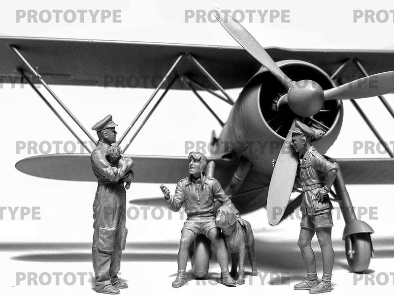 Збірна модель ICM 1/32 CR. 42 Falco з італійськими пілотами в тропічній уніформі (32025) ICM32025 фото