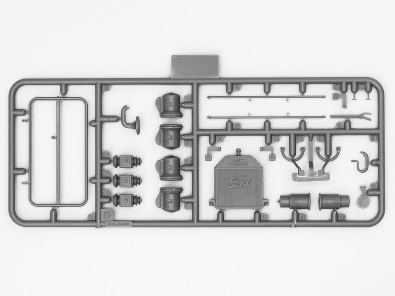 Збірна модель ICM 1/24 Model T Touring 1911 р., американський пасажирський автомобіль (24002) ICM24002 фото