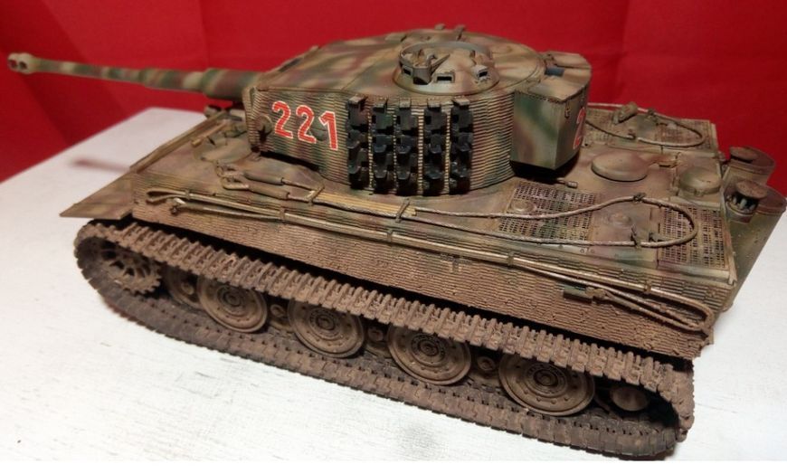 Збірна модель 1/35 німецький танк Тигр I пізній з робочими траками Rye Field Model RFM 5015 RM-5015 фото