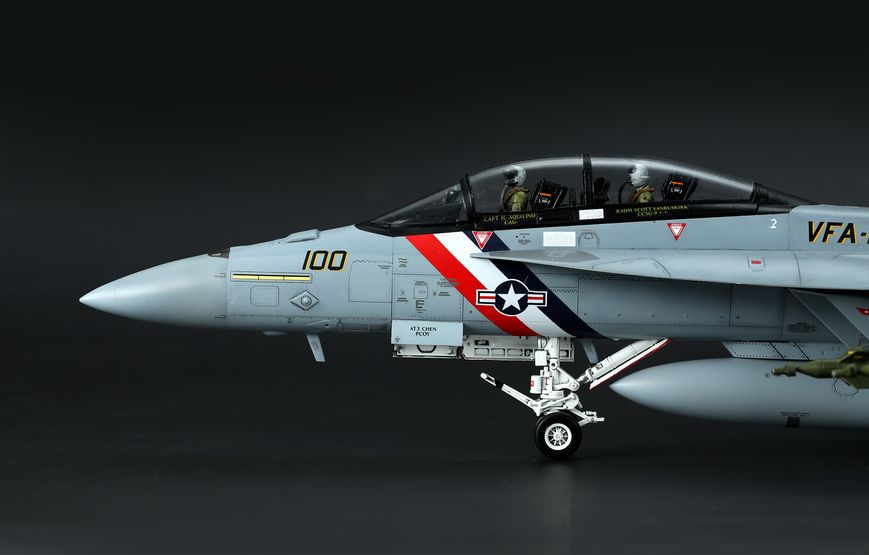 Збірна модель 1/48 літак Boeing F/A-18F Super Hornet Bounty Hunters Meng LS-016 LS-016 фото