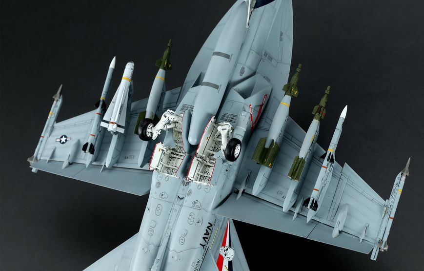 Сборная модель 1/48 Cамолет Boeing Ф/A-18F Супер Хорнет Bounty Hunters Менг LS-016 LS-016 фото