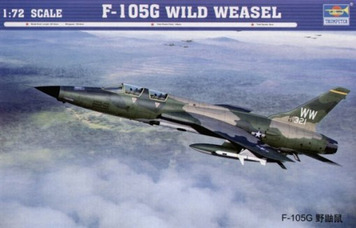 Американский истребитель-бомбардировщик 1/72 Republic F-105G Thunderchief Trumpeter 01618 , сборная модель TR01618 фото