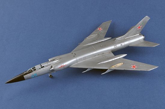Радянський винищувач-перехоплювач 1/72 Ту-128М Fiddler Trumpeter 01687 , збірна модель Туполєв Трумпетер TR01687 фото