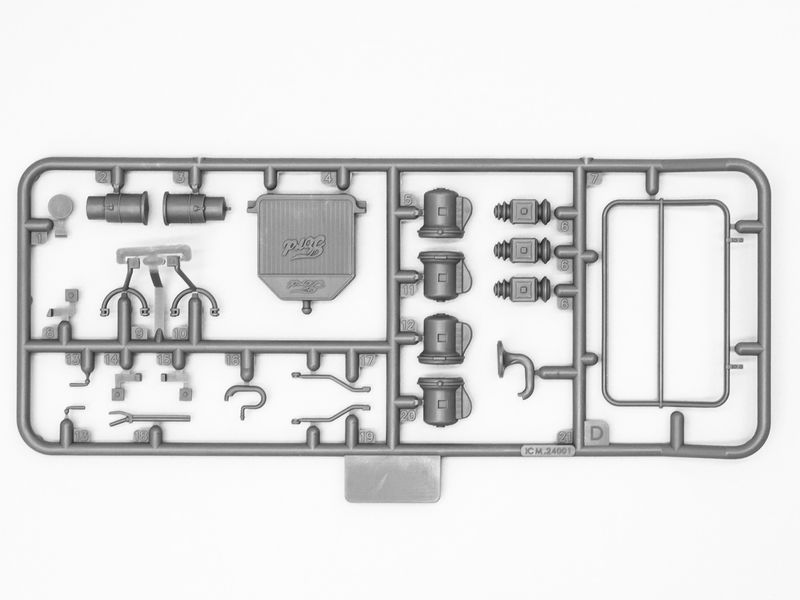 Сборная модель ICM 1/24 Модель T 1914 г., Американский пожарный автомобиль 24004 ICM24004 фото