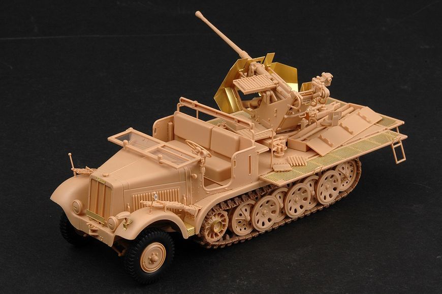 Немецкий самоходный зенитный комплекс 1/35 Sd.Kfz.6/2 3.7cm Flak 37 Trumpeter 05532 , сборная модель Трумпетер TR05532 фото