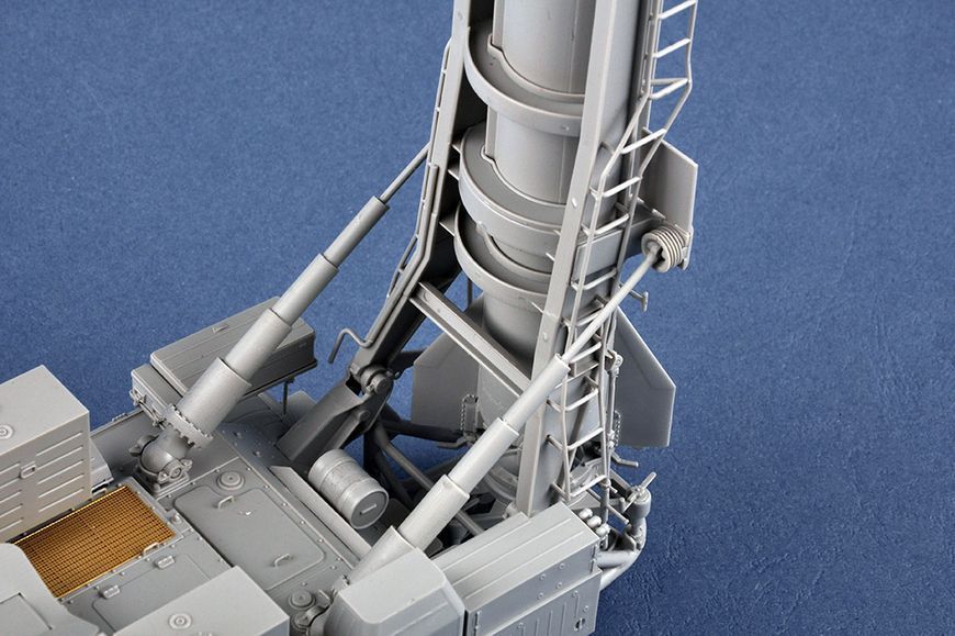 Советский ракетный комплекс 1/35 2П19 &laquo;Эльбрус&raquo; (Scud-A) Trumpeter 01024 , сборная модель пу отрк Трумпетер TR01024 фото