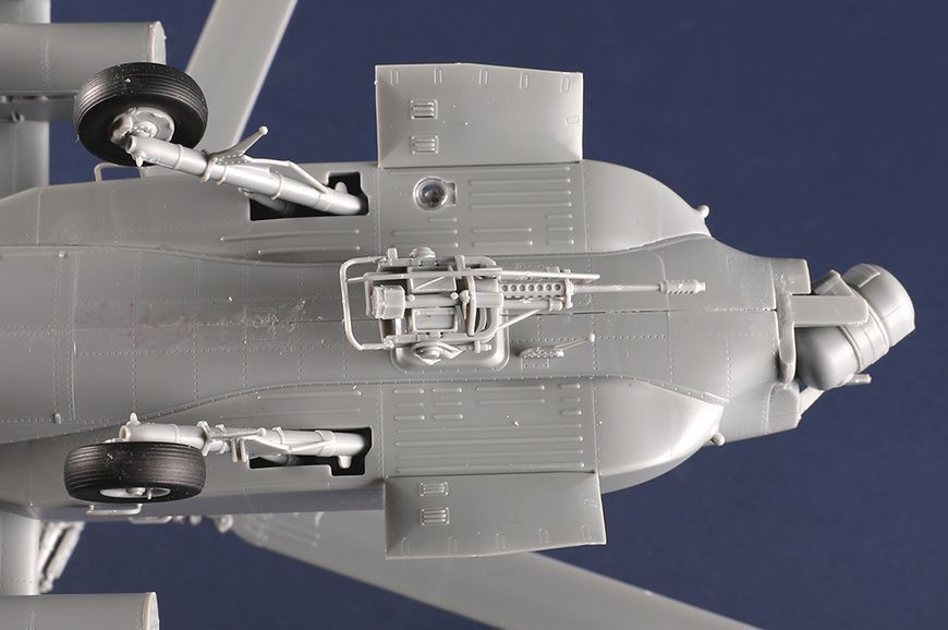 Американський гелікоптер 1/35 Boeing AH-64A Apache Trumpeter 05114 , збірна модель Апач Трумпетер TR05114 фото
