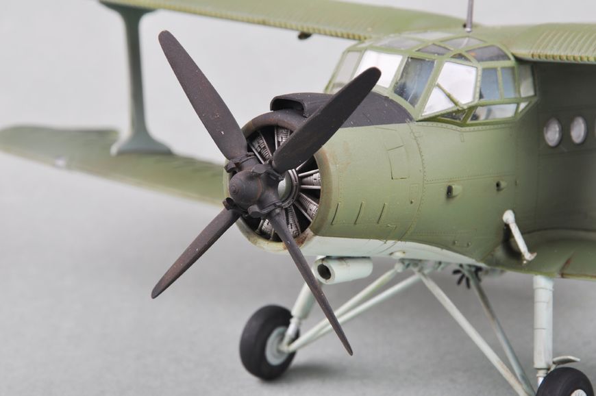 Радянський біплан 1/48 Ан-2М &laquo;Colt&raquo; HobbyBoss 81707 , збірна модель літак Антонов Хобібос HB81707 фото