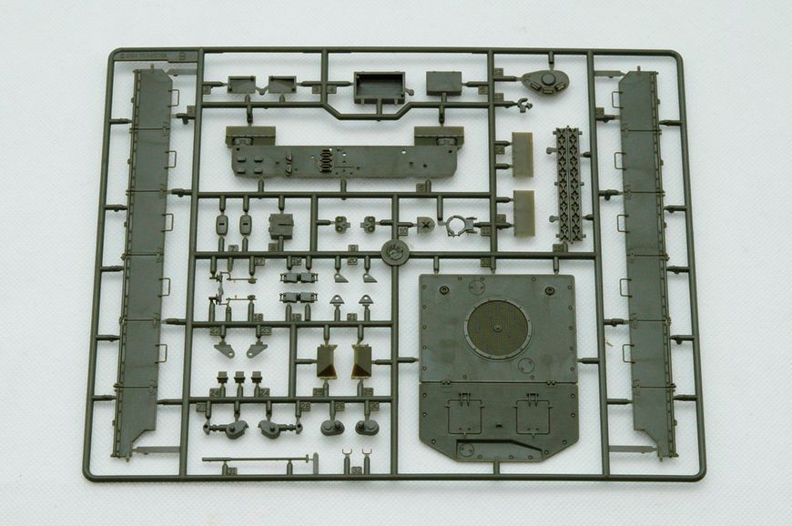 Збірна модель 1/35 Італійський Танк C-1 Арієте ОБТ Трумпетер 00332 TR00332 фото