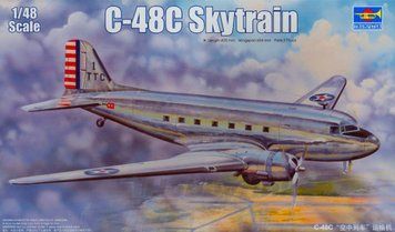 Американский транспортный самолет 1/48 Douglas DC-3 C-48C Trumpeter 02829 , сборная модель Дуглас Трумпетер TR02829 фото