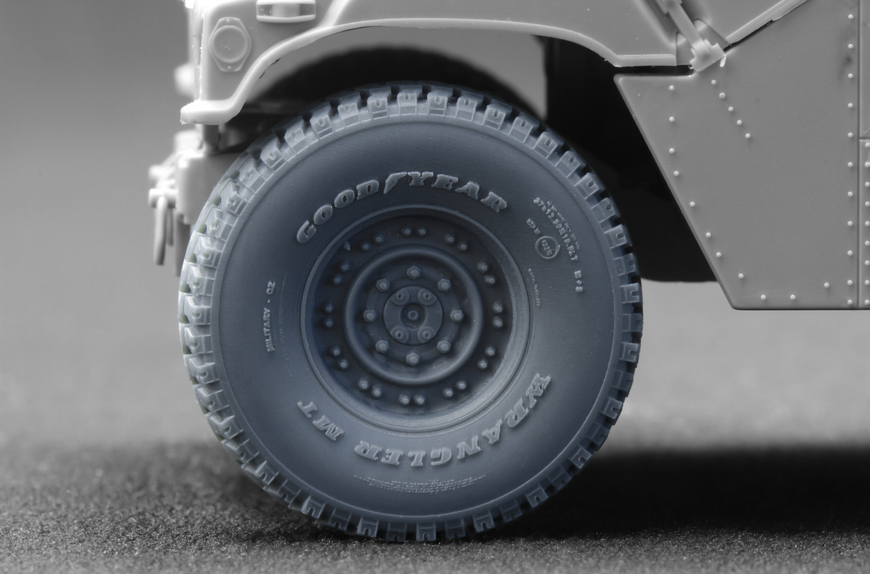 Набор колес 1/35 MT 24-bolt для HMMWV Scale X WM-35003 , набор деталировки Скейл Х WM-35003 фото