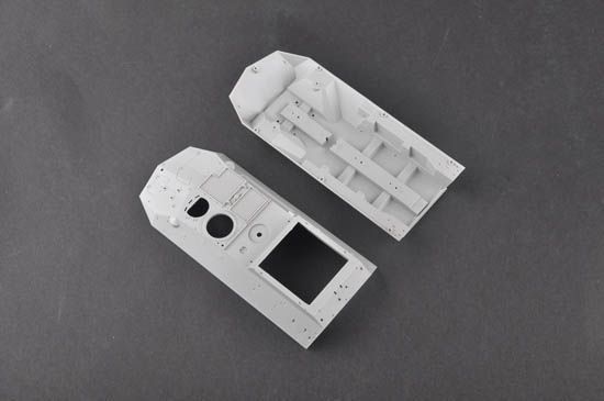 Канадская боевая машина пехоты 1/35 AVGP Husky (Early) Trumpeter 01503 , сборная модель бмп Трумпетер TR01503 фото