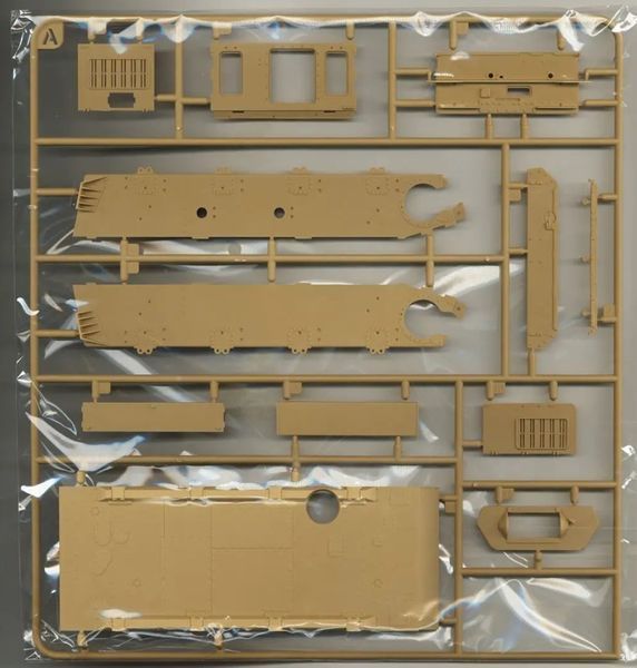 Збірна модель 1/35 німецька протитанкова САУ Sd.Kfz.167 Stug.IV ранній, з робочими траками Rye Field Model RFM 5060 RM-5060 фото