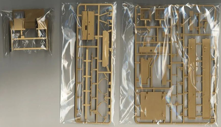 Збірна модель 1/35 німецька протитанкова САУ Sd.Kfz.167 Stug.IV ранній, з робочими траками Rye Field Model RFM 5060 RM-5060 фото