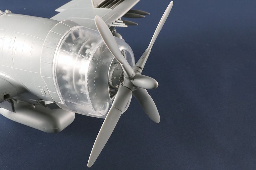 Американский истребитель 1/24 P-47D Thunderbolt Razorback Trumpeter 02427 , сборная модель Трумпетер TR02427 фото