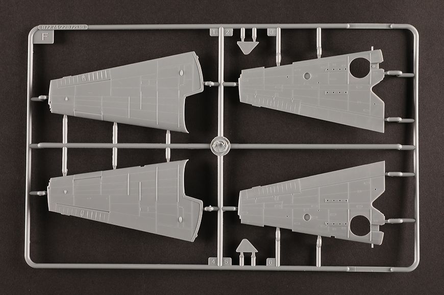 Американський бомбардувальник 1/72 Grumman TBF-1C Avenger HobbyBoss 87275 , збірна модель Авенджер Хобібос HB87275 фото