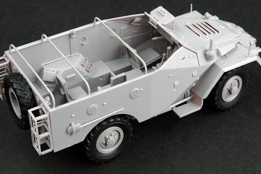 Радянський бронетранспортер 1/35 БТР-40 Trumpeter 05517 , збірна модель ГАЗ-40 Трумпетер TR05517 фото