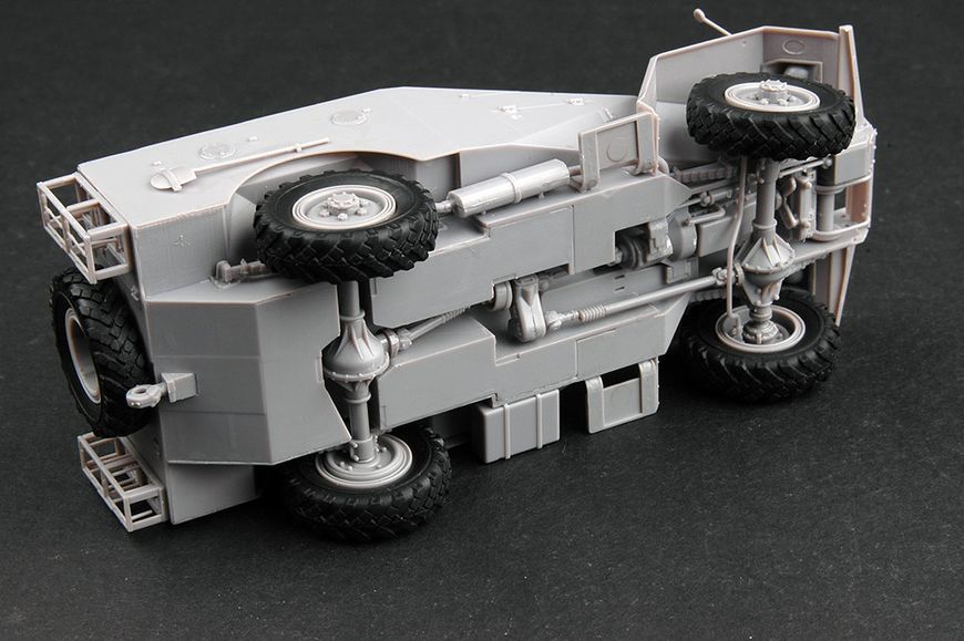 Радянський бронетранспортер 1/35 БТР-40 Trumpeter 05517 , збірна модель ГАЗ-40 Трумпетер TR05517 фото