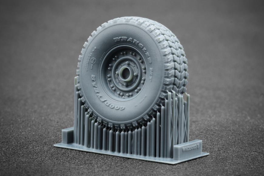 Набор деформированных колес 1/35 MT 24-bolt для HMMWV Scale X WM-35003W , набор деталировки Скейл Х WM-35003W фото